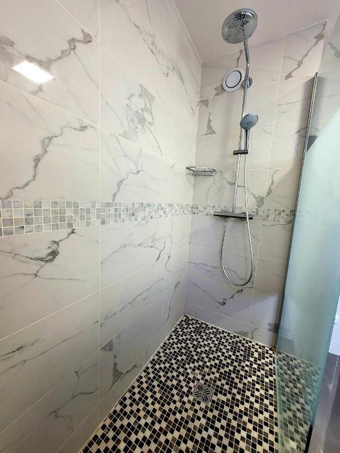Location 3 Chambres Spacieuses Dans Appartment 2 Mn Rer Bussy Saint Georges Eksteriør billede