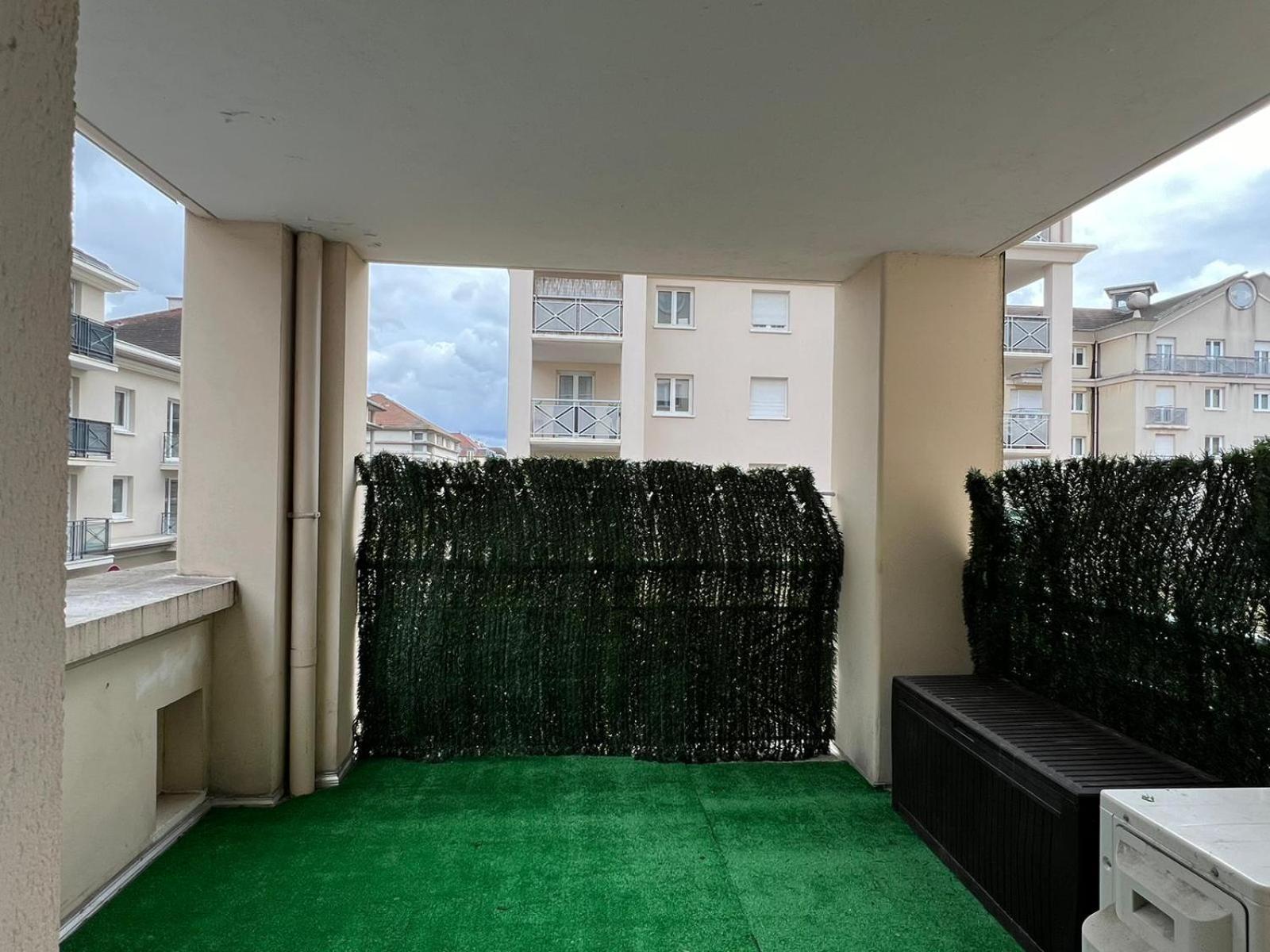 Location 3 Chambres Spacieuses Dans Appartment 2 Mn Rer Bussy Saint Georges Eksteriør billede