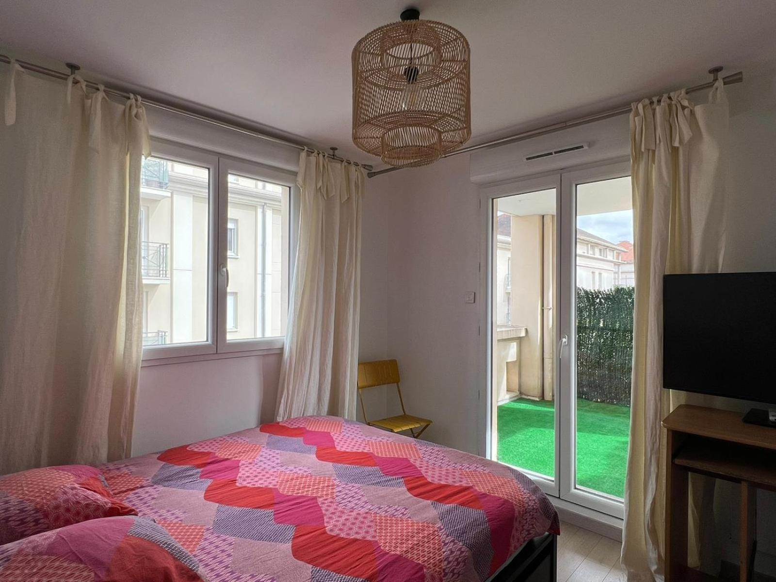 Location 3 Chambres Spacieuses Dans Appartment 2 Mn Rer Bussy Saint Georges Eksteriør billede